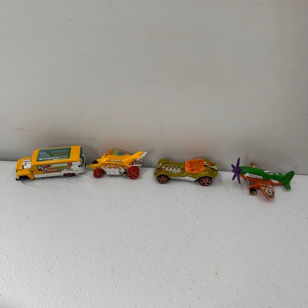 Hot Wheels Die-Cast Toy Car Plane Set Of 4 Road Bandit Turbo Rooster 2018 Car‎